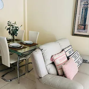 Flat On The Paseo Maritamo! Apartamento Estepona